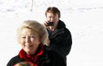 Lech 19 februari 2011
Fotosessie met de koninklijke familie in Lech. Aanwezig waren Koningin Beatrix Prins Willem Alexander Maxima Prinses Amalai Ariane en Alexia aslmede Prins Constantijn met zijn vrouw Prinses Laurentien en kinderen en Prins Friso met zijn vrouw Mabel Wisse Smit en hun kinderen.
Peter Smulders bv
