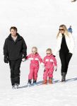 Lech 19 februari 2011
Fotosessie met de koninklijke familie in Lech. Aanwezig waren Koningin Beatrix Prins Willem Alexander Maxima Prinses Amalai Ariane en Alexia aslmede Prins Constantijn met zijn vrouw Prinses Laurentien en kinderen en Prins Friso met zijn vrouw Mabel Wisse Smit en hun kinderen.
Peter Smulders bv