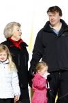 Lech 19 februari 2011
Fotosessie met de koninklijke familie in Lech. Aanwezig waren Koningin Beatrix Prins Willem Alexander Maxima Prinses Amalai Ariane en Alexia aslmede Prins Constantijn met zijn vrouw Prinses Laurentien en kinderen en Prins Friso met zijn vrouw Mabel Wisse Smit en hun kinderen.
Peter Smulders bv