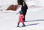 Lech 19 februari 2011
Fotosessie met de koninklijke familie in Lech. Aanwezig waren Koningin Beatrix Prins Willem Alexander Maxima Prinses Amalai Ariane en Alexia aslmede Prins Constantijn met zijn vrouw Prinses Laurentien en kinderen en Prins Friso met zijn vrouw Mabel Wisse Smit en hun kinderen.
Peter Smulders bv