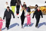 Lech 19 februari 2011
Fotosessie met de koninklijke familie in Lech. Aanwezig waren Koningin Beatrix Prins Willem Alexander Maxima Prinses Amalai Ariane en Alexia aslmede Prins Constantijn met zijn vrouw Prinses Laurentien en kinderen en Prins Friso met zijn vrouw Mabel Wisse Smit en hun kinderen.
Peter Smulders bv
