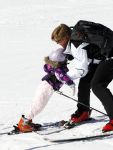 Lech 19 februari 2011
Fotosessie met de koninklijke familie in Lech. Aanwezig waren Koningin Beatrix Prins Willem Alexander Maxima Prinses Amalai Ariane en Alexia aslmede Prins Constantijn met zijn vrouw Prinses Laurentien en kinderen en Prins Friso met zijn vrouw Mabel Wisse Smit en hun kinderen.
Peter Smulders bv