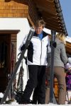Lech 19 februari 2011
Fotosessie met de koninklijke familie in Lech. Aanwezig waren Koningin Beatrix Prins Willem Alexander Maxima Prinses Amalai Ariane en Alexia aslmede Prins Constantijn met zijn vrouw Prinses Laurentien en kinderen en Prins Friso met zijn vrouw Mabel Wisse Smit en hun kinderen.
Peter Smulders bv
