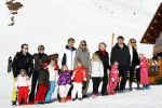 Lech 19 februari 2011
Fotosessie met de koninklijke familie in Lech. Aanwezig waren Koningin Beatrix Prins Willem Alexander Maxima Prinses Amalai Ariane en Alexia aslmede Prins Constantijn met zijn vrouw Prinses Laurentien en kinderen en Prins Friso met zijn vrouw Mabel Wisse Smit en hun kinderen.
Peter Smulders bv