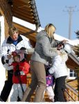 Lech 19 februari 2011
Fotosessie met de koninklijke familie in Lech. Aanwezig waren Koningin Beatrix Prins Willem Alexander Maxima Prinses Amalai Ariane en Alexia aslmede Prins Constantijn met zijn vrouw Prinses Laurentien en kinderen en Prins Friso met zijn vrouw Mabel Wisse Smit en hun kinderen.
Peter Smulders bv