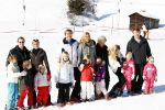 Lech 19 februari 2011
Fotosessie met de koninklijke familie in Lech. Aanwezig waren Koningin Beatrix Prins Willem Alexander Maxima Prinses Amalai Ariane en Alexia aslmede Prins Constantijn met zijn vrouw Prinses Laurentien en kinderen en Prins Friso met zijn vrouw Mabel Wisse Smit en hun kinderen.
Peter Smulders bv