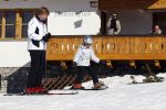 Lech 19 februari 2011
Fotosessie met de koninklijke familie in Lech. Aanwezig waren Koningin Beatrix Prins Willem Alexander Maxima Prinses Amalai Ariane en Alexia aslmede Prins Constantijn met zijn vrouw Prinses Laurentien en kinderen en Prins Friso met zijn vrouw Mabel Wisse Smit en hun kinderen.
Peter Smulders bv