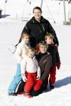 Lech 19 februari 2011
Fotosessie met de koninklijke familie in Lech. Aanwezig waren Koningin Beatrix Prins Willem Alexander Maxima Prinses Amalai Ariane en Alexia aslmede Prins Constantijn met zijn vrouw Prinses Laurentien en kinderen en Prins Friso met zijn vrouw Mabel Wisse Smit en hun kinderen.
Peter Smulders bv