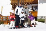 Lech 19 februari 2011
Fotosessie met de koninklijke familie in Lech. Aanwezig waren Koningin Beatrix Prins Willem Alexander Maxima Prinses Amalai Ariane en Alexia aslmede Prins Constantijn met zijn vrouw Prinses Laurentien en kinderen en Prins Friso met zijn vrouw Mabel Wisse Smit en hun kinderen.
Peter Smulders bv