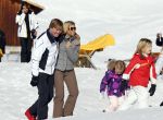 Lech 19 februari 2011
Fotosessie met de koninklijke familie in Lech. Aanwezig waren Koningin Beatrix Prins Willem Alexander Maxima Prinses Amalai Ariane en Alexia aslmede Prins Constantijn met zijn vrouw Prinses Laurentien en kinderen en Prins Friso met zijn vrouw Mabel Wisse Smit en hun kinderen.
Peter Smulders bv