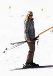 Lech 19 februari 2011
Fotosessie met de koninklijke familie in Lech. Aanwezig waren Koningin Beatrix Prins Willem Alexander Maxima Prinses Amalai Ariane en Alexia aslmede Prins Constantijn met zijn vrouw Prinses Laurentien en kinderen en Prins Friso met zijn vrouw Mabel Wisse Smit en hun kinderen.
Peter Smulders bv