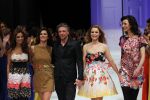 Amsterdam 7 maart 2011
Modeshow Jos v raak in de westergasfabriek met als modellen oa Georgina Verbaan Irene v d Laar Froukje de Both Quinty Trustfull Marvy Rieder en Kim Feenstra.
Peter Smulders bv