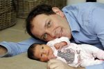 Amsterdam 27 februari 2011
Robert Leroy met zijn zoons Joshua en Senny en zijn baby dochter Jolie.
Peter Smulders  bv