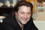 Hilversum 15 februari 2011
Presentatie serie iedereen is gek op Jack met Linda de Mol Jeroen v Koningsbrugge Beppie Melissen Kees Hulst en Tjebbo Gerritsma.
Peter Smulders bv