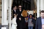 Amsterdam 15 maart 2012
Angelina Jolie and her kids leave the amstel hotel early in the morning.
Peter Smulders bv