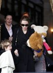 Amsterdam 15 maart 2012
Angelina Jolie and her kids leave the amstel hotel early in the morning.
Peter Smulders bv
