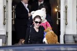 Amsterdam 15 maart 2012
Angelina Jolie and her kids leave the amstel hotel early in the morning.
Peter Smulders bv
