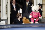 Amsterdam 15 maart 2012
Angelina Jolie and her kids leave the amstel hotel early in the morning.
Peter Smulders bv