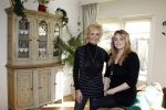 Volendam 11 februari 2012
Annie Schilder met haar zwangere dochter Anja.
Peter Smulders bv