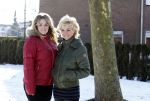 Volendam 11 februari 2012
Annie Schilder met haar zwangere dochter Anja.
Peter Smulders bv