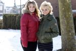 Volendam 11 februari 2012
Annie Schilder met haar zwangere dochter Anja.
Peter Smulders bv