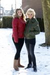 Volendam 11 februari 2012
Annie Schilder met haar zwangere dochter Anja.
Peter Smulders bv