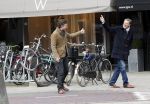 Amsterdam 3 maart 2012
Camiel Eurlings komt Ed Nijpels tegen op straat in amsterdam zuid.
Peter Smulders bv