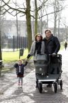 Haarlem 8 maart 2012
Caspar Burgi met zijn zoon Roque vrouw Barbara en dochter Eden in Haarlem.
Peter Smulders