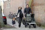 Haarlem 8 maart 2012
Caspar Burgi met zijn zoon Roque vrouw Barbara en dochter Eden in Haarlem.
Peter Smulders