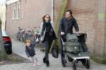 Haarlem 8 maart 2012
Caspar Burgi met zijn zoon Roque vrouw Barbara en dochter Eden in Haarlem.
Peter Smulders