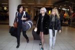 Schiphol 16 februari 2012
Patricia Paay en Nicky v Dam halen Christina Curry en haar vriend op op schiphol.
Peter Smulders bv