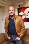 Amsterdam 14 maart 2012
Dean Saunders en Gerard Joling bij bedrijf waar ze haren implanteren.
Peter Smulders bv