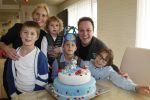 Fijnaart, 6 Maart 2012
Frans(je) Bauer wordt 7 jaar
Frans Bauer, Mariska Bauer en hun vier kinderen
Foto Peter Smulders BV