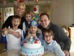 Fijnaart, 6 Maart 2012
Frans(je) Bauer wordt 7 jaar
Frans Bauer, Mariska Bauer en hun vier kinderen
Foto Peter Smulders BV