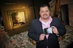 De Meern, 2 Maart 2012
Frans Duijts presentatie van zijn nieuwe CD, Alles moet je delen
Frans met zijn nieuwe CD
Foto Peter Smulders BV