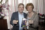 Ridderkerk 22 februari 2012
Presentatie Helden met op de cover Patrick Kluivert en Marianne Timmer. Het blad wordt gemaakt door Frits en barbara Barend. Frits met vrouw en dochters
Peter Smulders bv