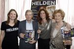 Ridderkerk 22 februari 2012
Presentatie Helden met op de cover Patrick Kluivert en Marianne Timmer. Het blad wordt gemaakt door Frits en barbara Barend. Frits met vrouw en dochters
Peter Smulders bv