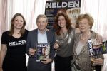 Ridderkerk 22 februari 2012
Presentatie Helden met op de cover Patrick Kluivert en Marianne Timmer. Het blad wordt gemaakt door Frits en barbara Barend. Frits met vrouw en dochters
Peter Smulders bv