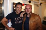 Amsterdam 14 maart 2012
Dean Saunders en Gerard Joling bij bedrijf waar ze haren implanteren.
Peter Smulders bv
