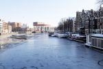 Amsterdam 4 februari 2012
Rondvaartboot op de grachten van amsterdam waar ijs ligt
Peter Smulders bv