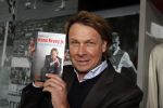 Amsterdam 14 februari 2012
Hans Kraay met zijn vrouw Sophie en schrijver Iwan Tol bij presentatie boek bij ajax op de toekomst.
Peter Smulders bv