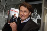 Amsterdam 14 februari 2012
Hans Kraay met zijn vrouw Sophie en schrijver Iwan Tol bij presentatie boek bij ajax op de toekomst.
Peter Smulders bv