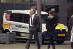Made, 16 Februari 2012
Minister van Landbouw Henk Bleker (58 jaar) samen met zijn vriendin, Barbara Rijlaarsdam (26 jaar), journaliste bij het NRC nadat ze samen met de moeder van Barbara op bezoek zijn geweest bij de oma van Barbara.
Foto Peter Smulders BV