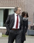 Made, 16 Februari 2012
Minister van Landbouw Henk Bleker (58 jaar) samen met zijn vriendin, Barbara Rijlaarsdam (26 jaar), journaliste bij het NRC nadat ze samen met de moeder van Barbara op bezoek zijn geweest bij de oma van Barbara.
Foto Peter Smulders BV