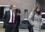 Made, 16 Februari 2012
Minister van Landbouw Henk Bleker (58 jaar) samen met zijn vriendin, Barbara Rijlaarsdam (26 jaar), journaliste bij het NRC nadat ze samen met de moeder van Barbara op bezoek zijn geweest bij de oma van Barbara.
Foto Peter Smulders BV