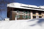 Innsbruck en Lech 18 februari 2012
Prins Friso ligt in het universitair ziekenhuis na zijn ongeluk met lawine in Lech.
Koningin Beatrix en zijn vrouw Prinses Mabel Wisse Smit zoeken hem op. Hotel Post
Peter Smulders bv
