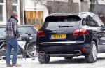 Amsterdam 8 februari 2012
Jack Spijkerman rijdt in een Porsche Cayenne Hybride. Dit is de eerste in Nederland.
Peter Smulders bv
