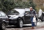 Amsterdam 8 februari 2012
Jack Spijkerman rijdt in een Porsche Cayenne Hybride. Dit is de eerste in Nederland.
Peter Smulders bv