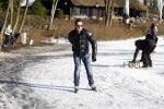 Blaricum 10 februari 2012
Jeroen v d Boom en zijn zoon Luuk aan het schaatsen bij rest Rust Wat.
Peter Smulders bv