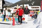 Gerlos 7 maart 2012
Job Nieuwenhuizen (de bus) met vrouw en kinderen skien in Gerlos.
Peter Smulders bv